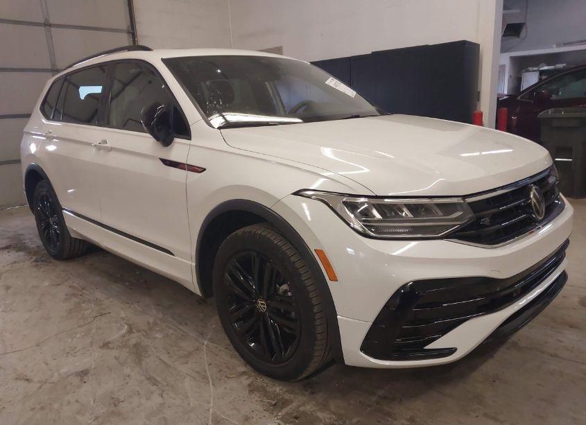 2022 Volkswagen Tiguan 2.0T SE R-LINE BLACK (VIN 3VV8B7AX6NM149374) main photo