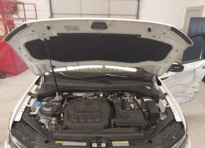 Photo 10 of 2022 Volkswagen Tiguan 2.0T SE R-LINE BLACK (VIN 3VV8B7AX6NM149374)