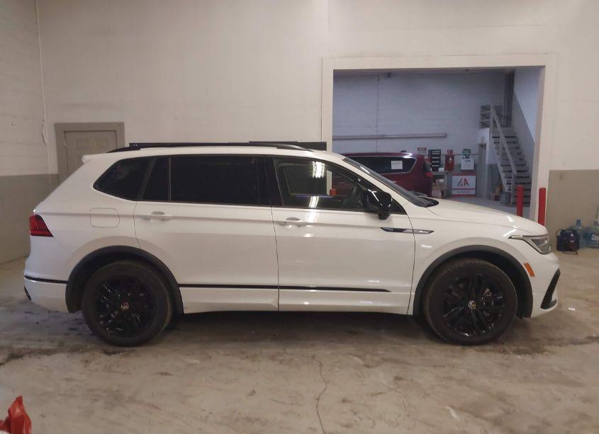 Photo 14 of 2022 Volkswagen Tiguan 2.0T SE R-LINE BLACK (VIN 3VV8B7AX6NM149374)