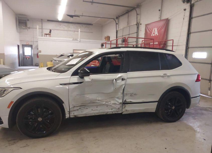 Photo 15 of 2022 Volkswagen Tiguan 2.0T SE R-LINE BLACK (VIN 3VV8B7AX6NM149374)