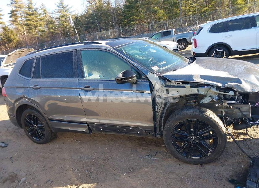 Photo 14 of 2022 Volkswagen Tiguan 2.0T SE R-LINE BLACK (VIN 3VV8B7AX7NM165440)