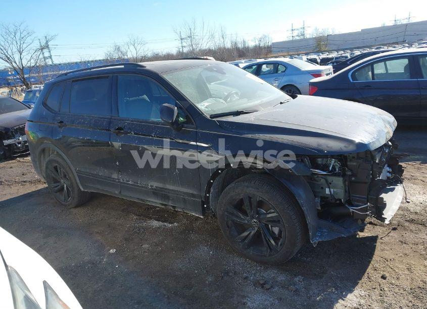 Photo 13 of 2024 Volkswagen Tiguan 2.0T SE R-LINE BLACK (VIN 3VV8B7AX7RM138695)