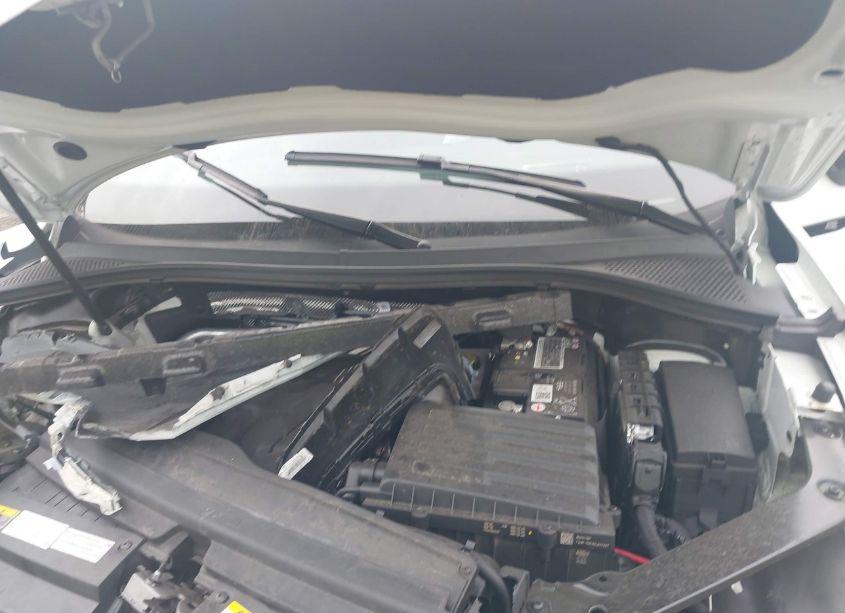 Photo 10 of 2022 Volkswagen Tiguan 2.0T SE R-LINE BLACK (VIN 3VV8B7AX8NM033982)