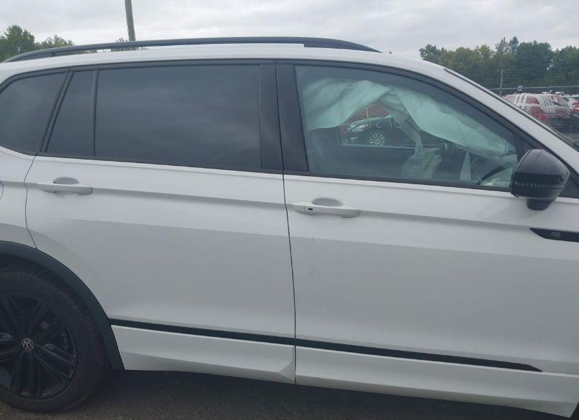 Photo 13 of 2022 Volkswagen Tiguan 2.0T SE R-LINE BLACK (VIN 3VV8B7AX8NM033982)