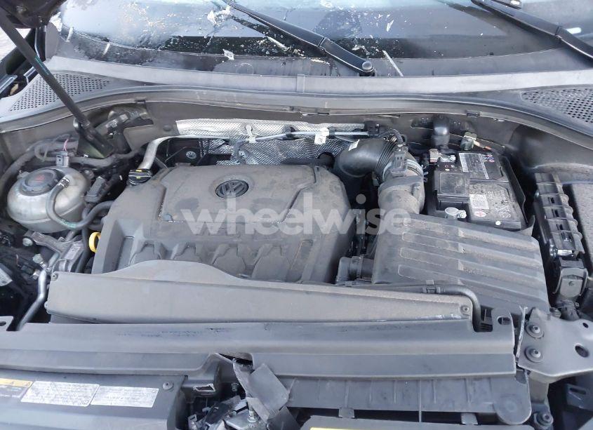 Photo 10 of 2022 Volkswagen Tiguan 2.0T SE R-LINE BLACK (VIN 3VV8B7AX8NM058719)