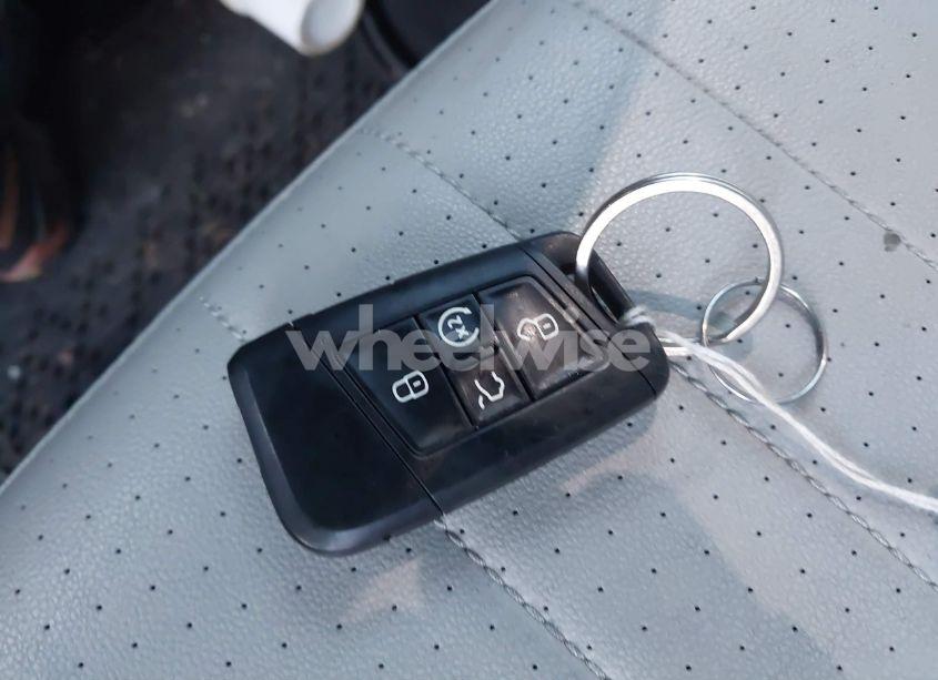 Photo 11 of 2022 Volkswagen Tiguan 2.0T SE R-LINE BLACK (VIN 3VV8B7AX8NM058719)