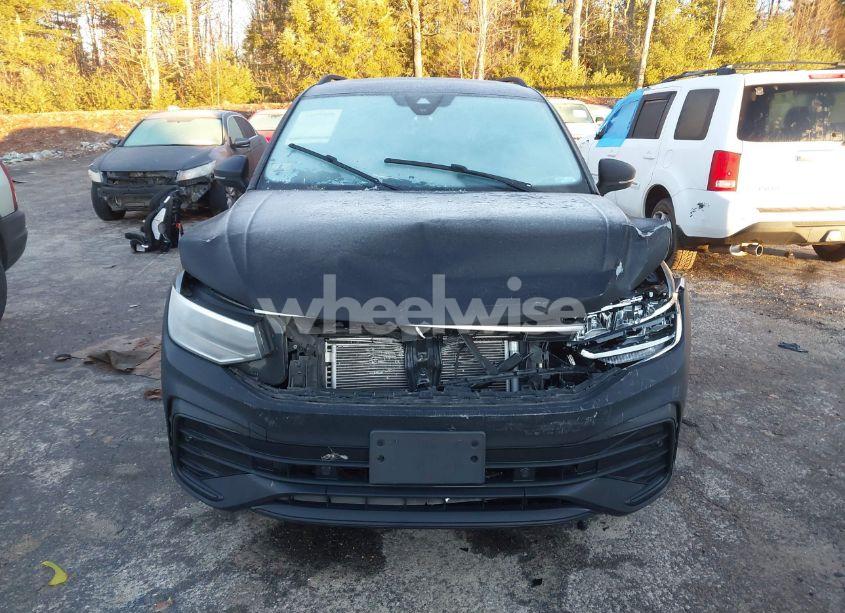 Photo 12 of 2022 Volkswagen Tiguan 2.0T SE R-LINE BLACK (VIN 3VV8B7AX8NM058719)