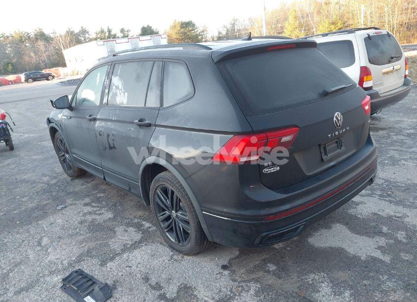 Photo 3 of 2022 Volkswagen Tiguan 2.0T SE R-LINE BLACK (VIN 3VV8B7AX8NM058719)