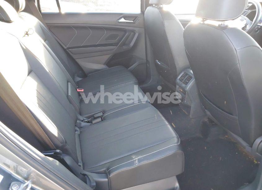 Photo 8 of 2023 Volkswagen Tiguan 2.0T SE R-LINE BLACK (VIN 3VV8B7AX8PM013931)