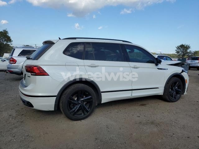 Photo 11 of 2023 VOLKSWAGEN TIGUAN SE R-LINE BLACK N/A (VIN 3VV8B7AX8PM018854)