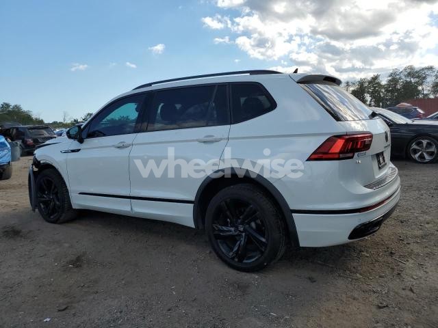 Photo 6 of 2023 VOLKSWAGEN TIGUAN SE R-LINE BLACK N/A (VIN 3VV8B7AX8PM018854)