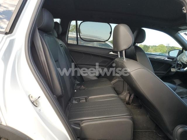 Photo 7 of 2023 VOLKSWAGEN TIGUAN SE R-LINE BLACK N/A (VIN 3VV8B7AX8PM018854)