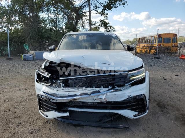 Photo 9 of 2023 VOLKSWAGEN TIGUAN SE R-LINE BLACK N/A (VIN 3VV8B7AX8PM018854)
