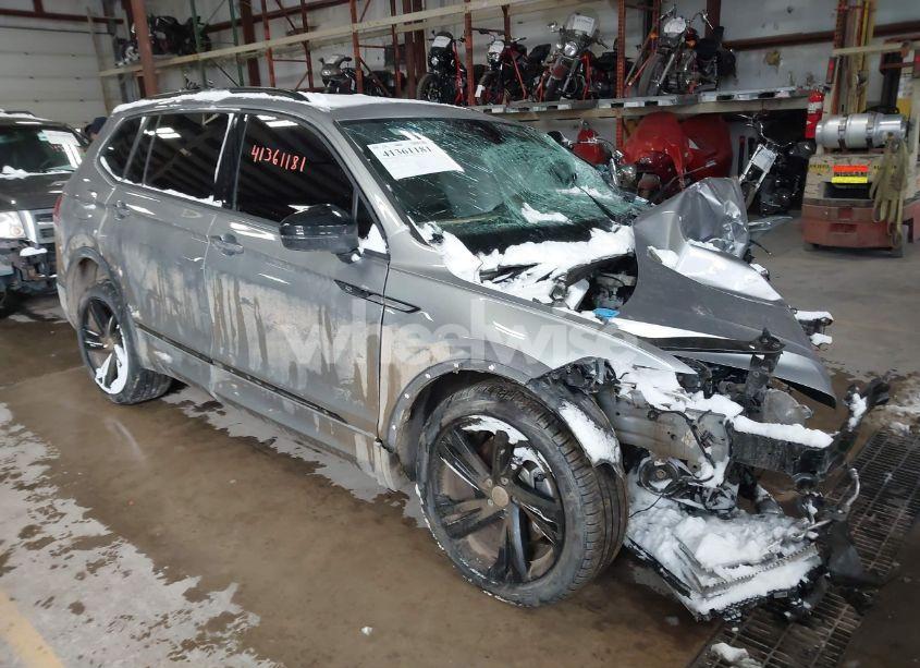 2023 Volkswagen Tiguan 2.0T SE R-LINE BLACK (VIN 3VV8B7AX8PM135480) main photo