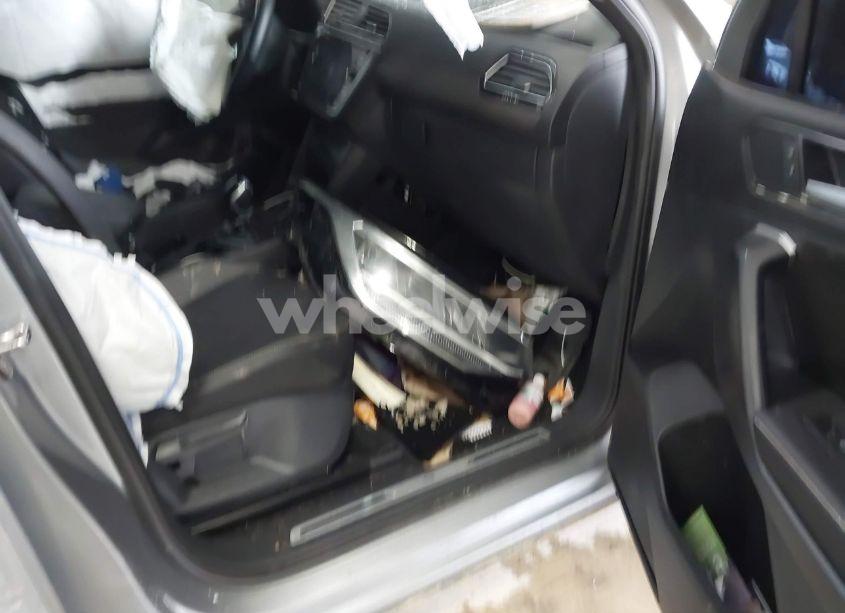 Photo 5 of 2023 Volkswagen Tiguan 2.0T SE R-LINE BLACK (VIN 3VV8B7AX8PM135480)