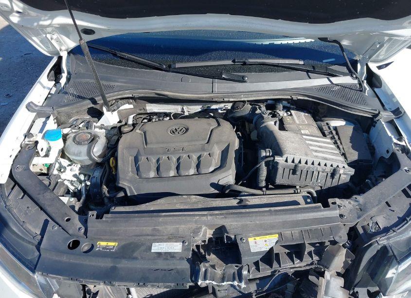 Photo 10 of 2023 Volkswagen Tiguan 2.0T SE R-LINE BLACK (VIN 3VV8B7AX9PM053631)