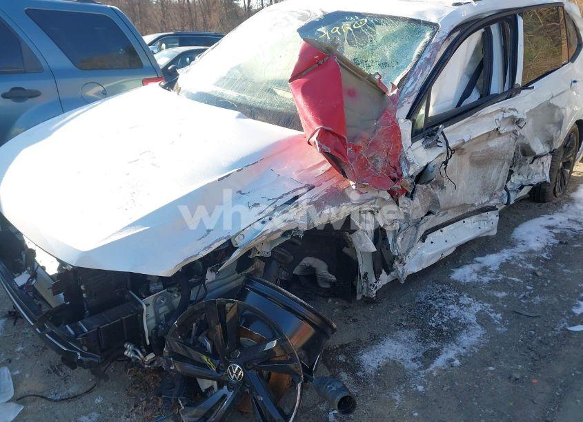 Photo 6 of 2024 Volkswagen Tiguan 2.0T SE R-LINE BLACK (VIN 3VV8B7AX9RM037707)