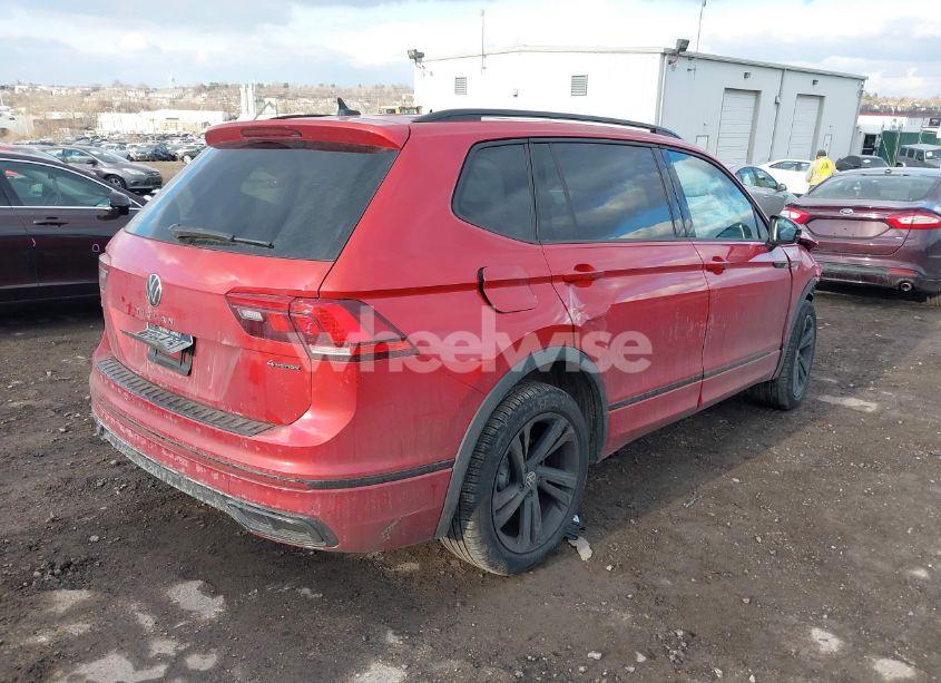 Photo 4 of 2024 Volkswagen Tiguan 2.0T SE R-LINE BLACK (VIN 3VV8B7AX9RM142327)