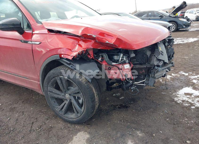 Photo 6 of 2024 Volkswagen Tiguan 2.0T SE R-LINE BLACK (VIN 3VV8B7AX9RM142327)