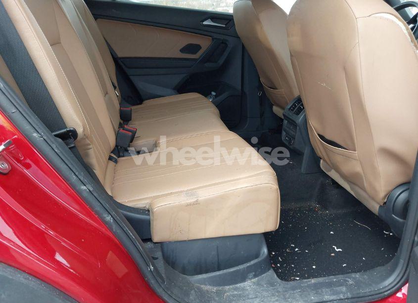 Photo 8 of 2024 Volkswagen Tiguan 2.0T SE R-LINE BLACK (VIN 3VV8B7AX9RM142327)