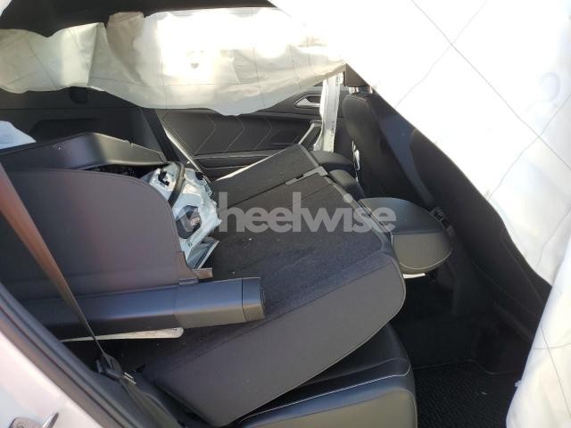 Photo 3 of 2024 VOLKSWAGEN TIGUAN SE R-LINE BLACK (VIN 3VV8B7AXXRM105061)