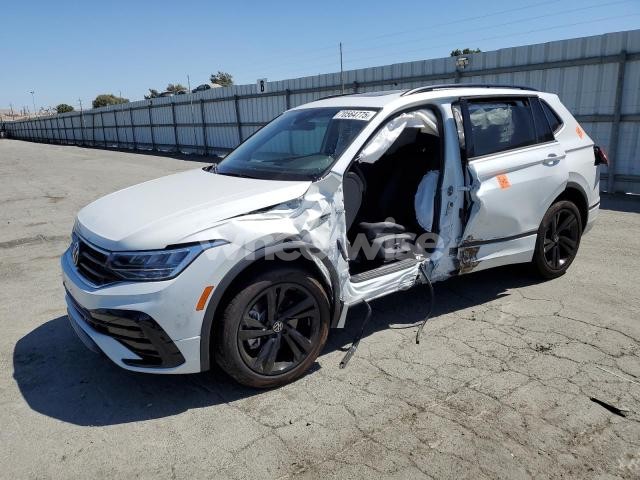 Photo 8 of 2024 VOLKSWAGEN TIGUAN SE R-LINE BLACK (VIN 3VV8B7AXXRM105061)