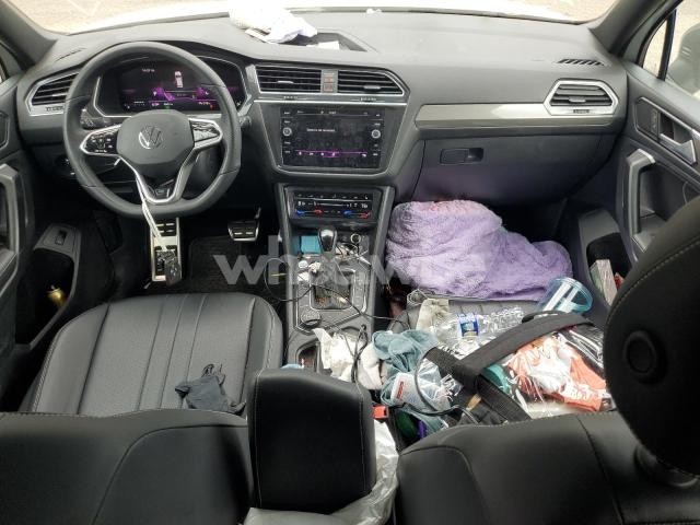 Photo 3 of 2024 VOLKSWAGEN TIGUAN SE R-LINE BLACK (VIN 3VV8B7AXXRM194808)