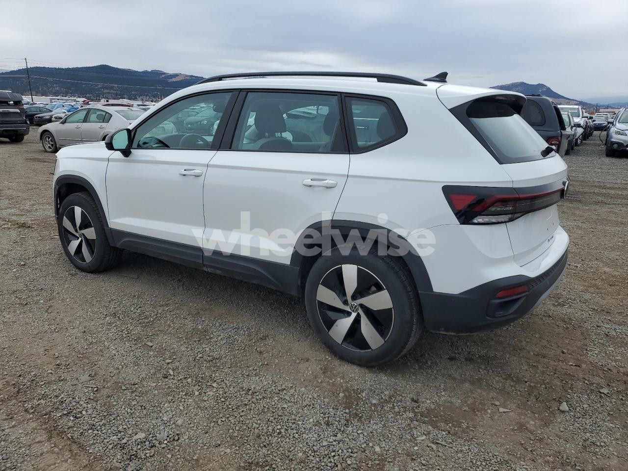 Photo 2 of 2025 VOLKSWAGEN TAOS S (VIN 3VV8C7B23SM044755)