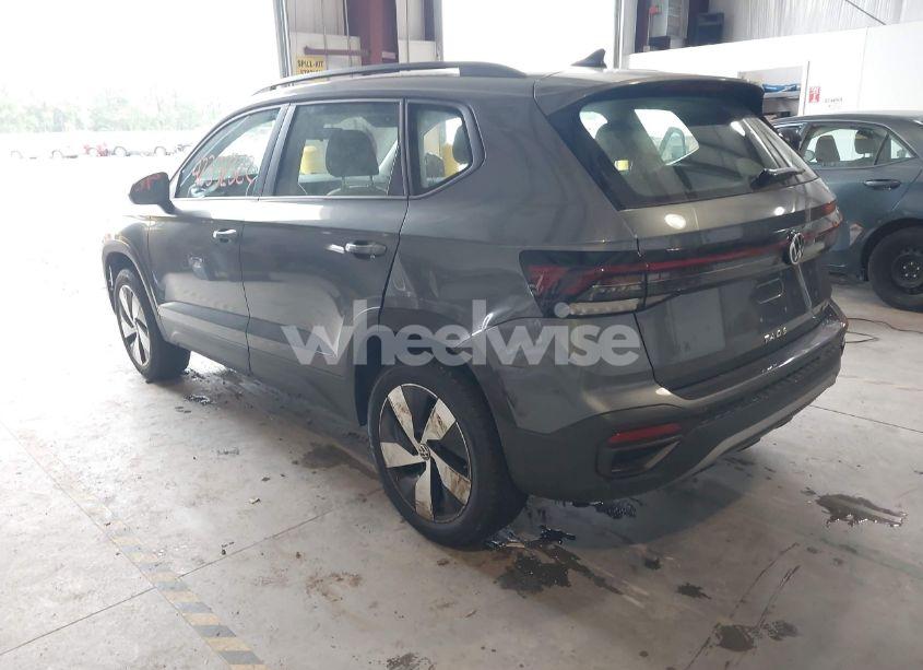 Photo 3 of 2025 Volkswagen Taos 1.5T S (VIN 3VV8C7B24SM030914)