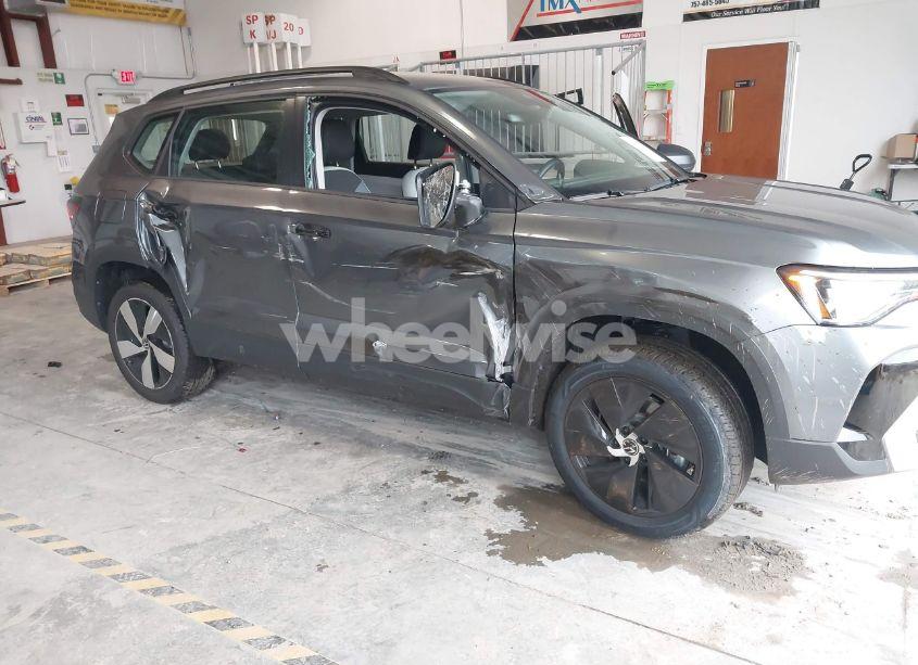 Photo 6 of 2025 Volkswagen Taos 1.5T S (VIN 3VV8C7B24SM030914)