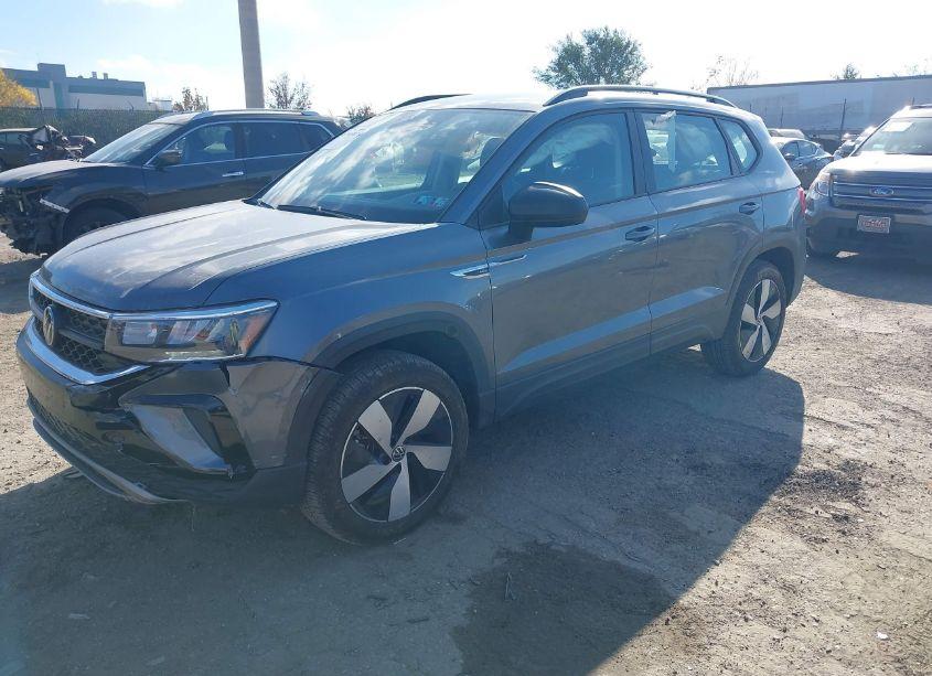 Photo 2 of 2024 Volkswagen Taos 1.5T S (VIN 3VV8X7B23RM062591)