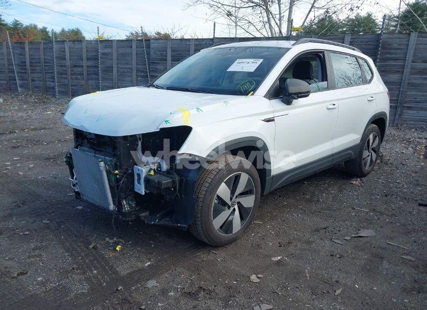 Photo 2 of 2024 Volkswagen Taos 1.5T S (VIN 3VV8X7B28RM069925)