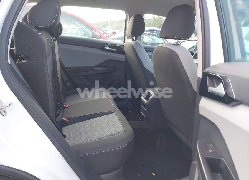 Photo 8 of 2024 Volkswagen Taos 1.5T S (VIN 3VV8X7B28RM069925)