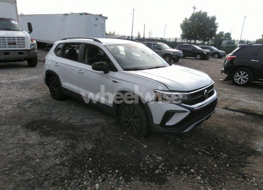 2022 Volkswagen Taos 1.5T S (VIN 3VVAX7B26NM078098) main photo