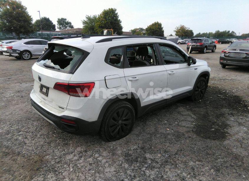 Photo 4 of 2022 Volkswagen Taos 1.5T S (VIN 3VVAX7B26NM078098)