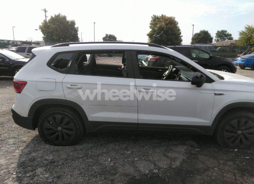 Photo 6 of 2022 Volkswagen Taos 1.5T S (VIN 3VVAX7B26NM078098)
