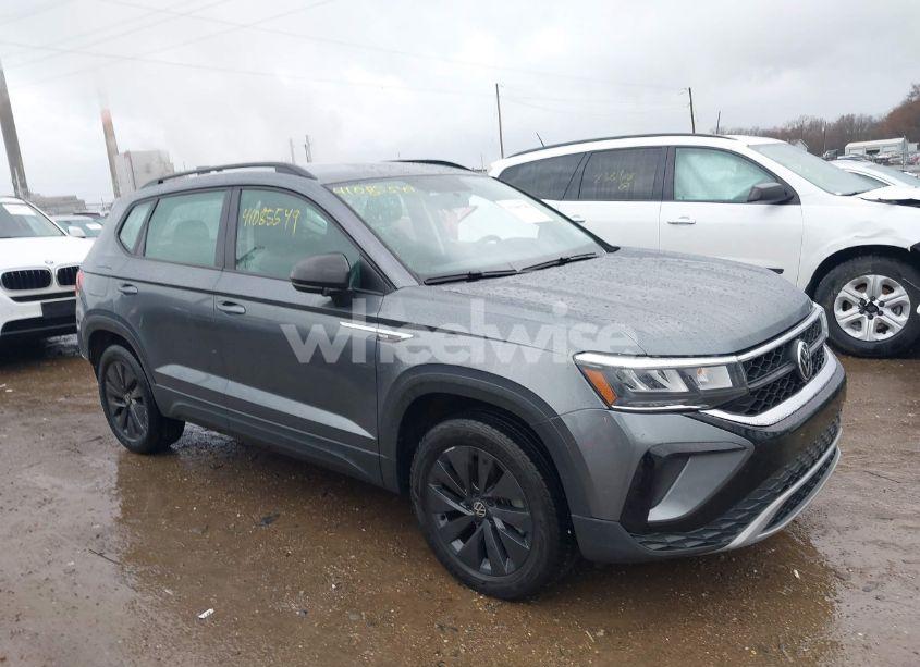 2022 Volkswagen Taos 1.5T S (VIN 3VVAX7B28NM041120) main photo