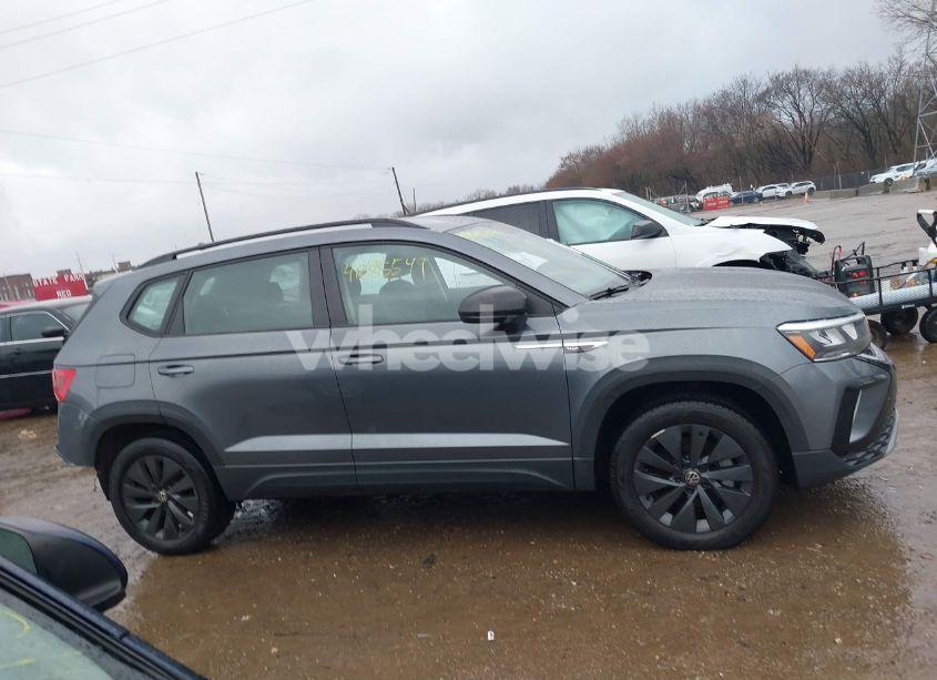 Photo 13 of 2022 Volkswagen Taos 1.5T S (VIN 3VVAX7B28NM041120)