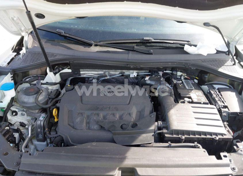 Photo 10 of 2023 Volkswagen Tiguan 2.0T SE R-LINE BLACK (VIN 3VVCB7AX0PM090710)