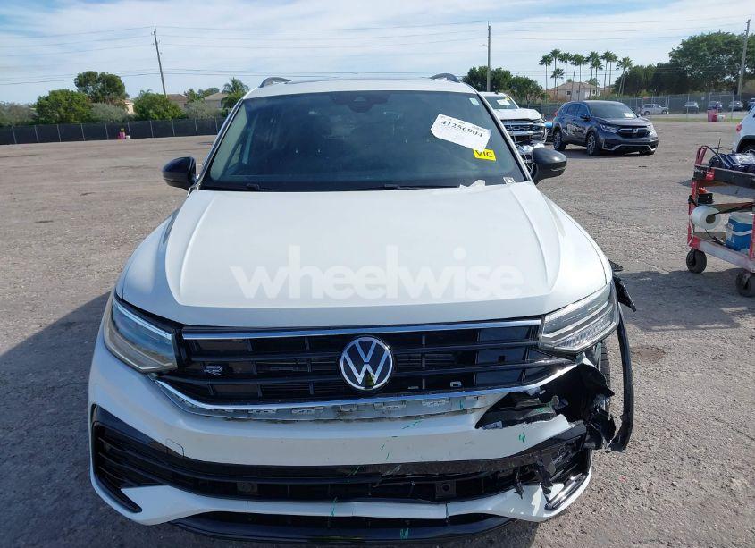 Photo 12 of 2023 Volkswagen Tiguan 2.0T SE R-LINE BLACK (VIN 3VVCB7AX0PM090710)