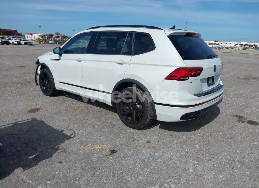 Photo 3 of 2023 Volkswagen Tiguan 2.0T SE R-LINE BLACK (VIN 3VVCB7AX0PM090710)