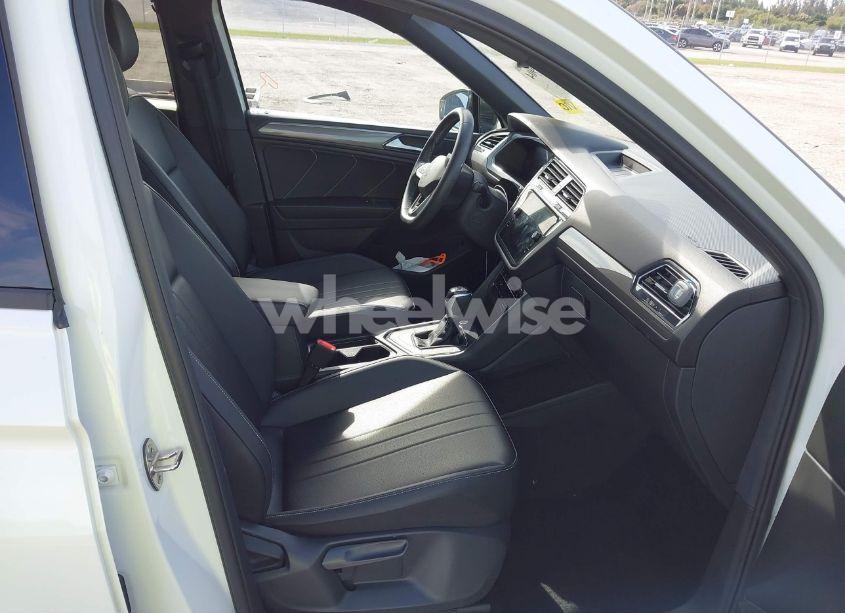 Photo 5 of 2023 Volkswagen Tiguan 2.0T SE R-LINE BLACK (VIN 3VVCB7AX0PM090710)