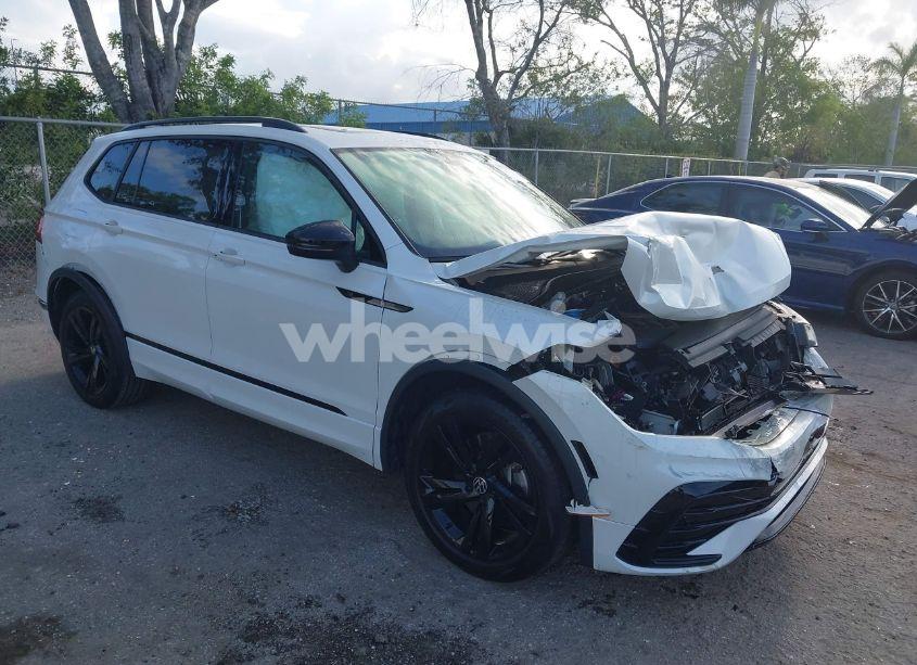 2023 Volkswagen Tiguan 2.0T SE R-LINE BLACK (VIN 3VVCB7AX0PM092375) main photo