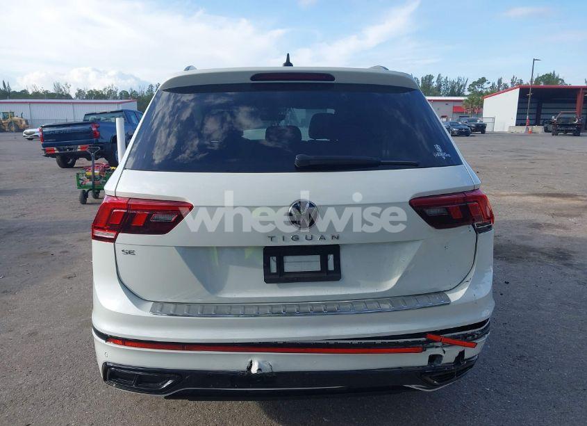 Photo 17 of 2023 Volkswagen Tiguan 2.0T SE R-LINE BLACK (VIN 3VVCB7AX0PM092375)