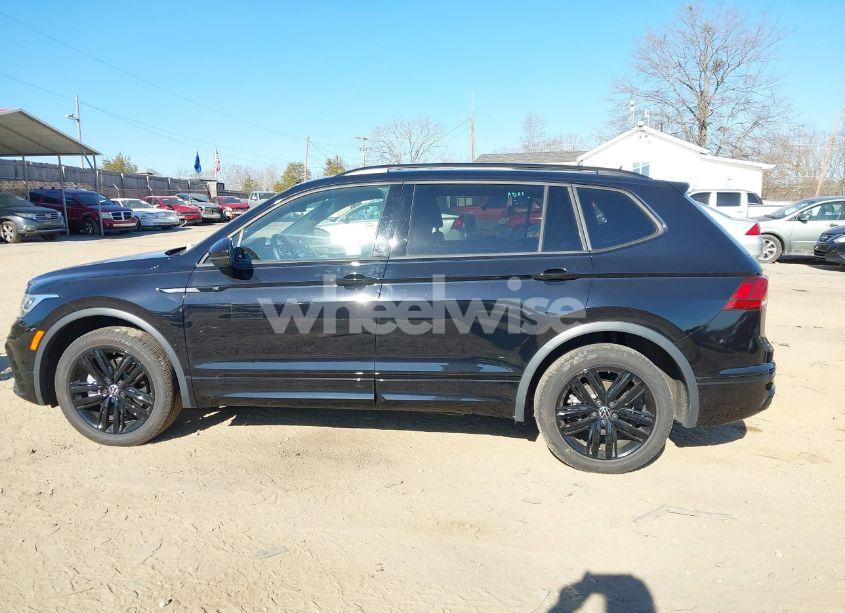 Photo 15 of 2022 Volkswagen Tiguan 2.0T SE R-LINE BLACK (VIN 3VVCB7AX1NM084993)