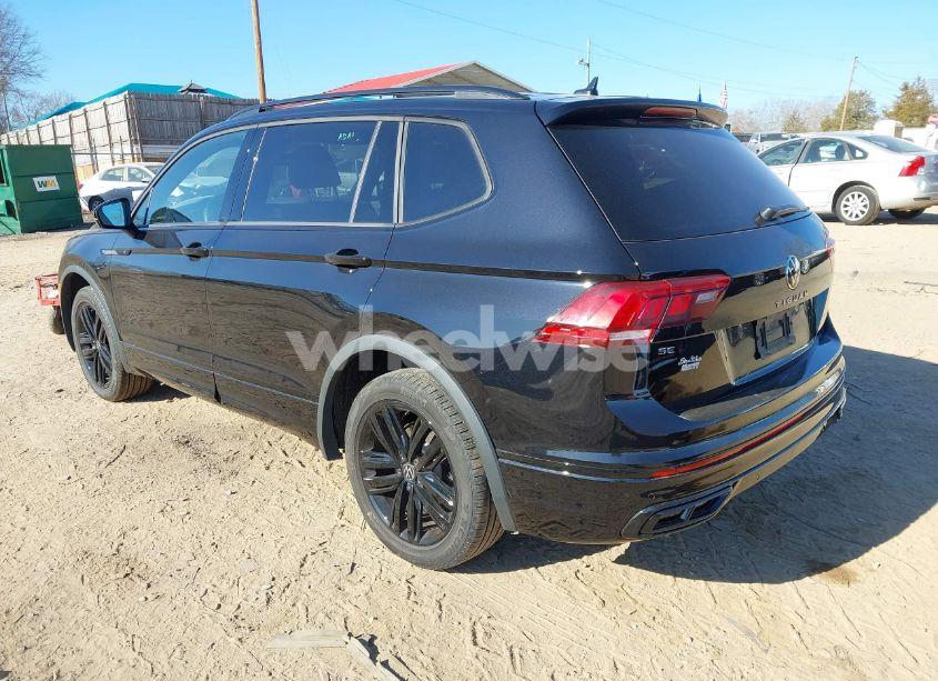 Photo 3 of 2022 Volkswagen Tiguan 2.0T SE R-LINE BLACK (VIN 3VVCB7AX1NM084993)