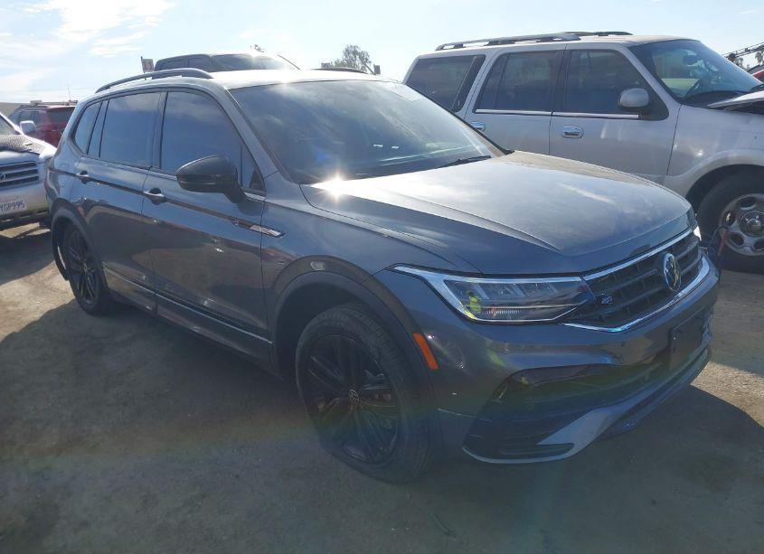 2022 Volkswagen Tiguan 2.0T SE R-LINE BLACK (VIN 3VVCB7AX1NM104434) main photo