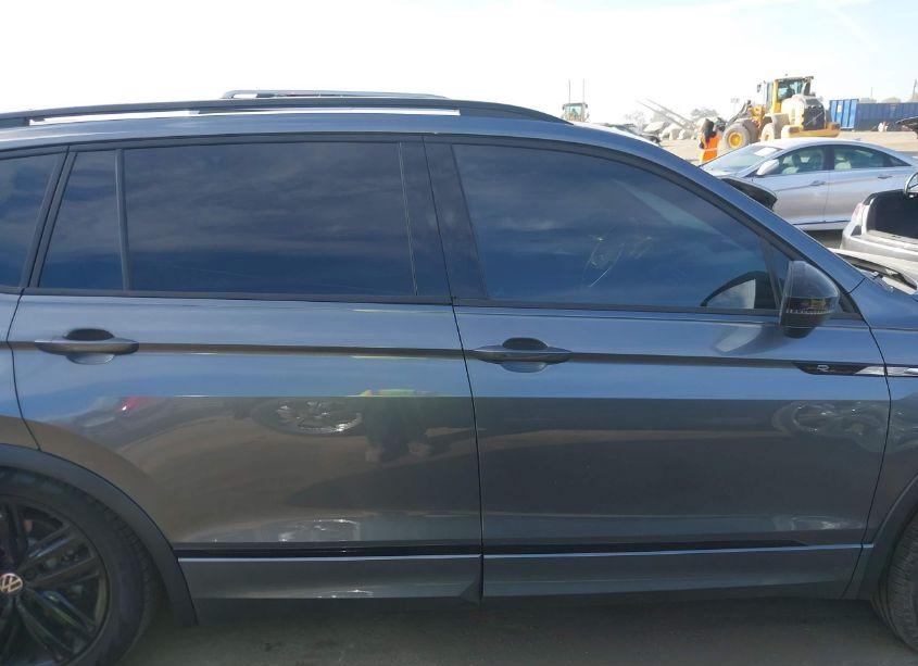 Photo 14 of 2022 Volkswagen Tiguan 2.0T SE R-LINE BLACK (VIN 3VVCB7AX1NM104434)