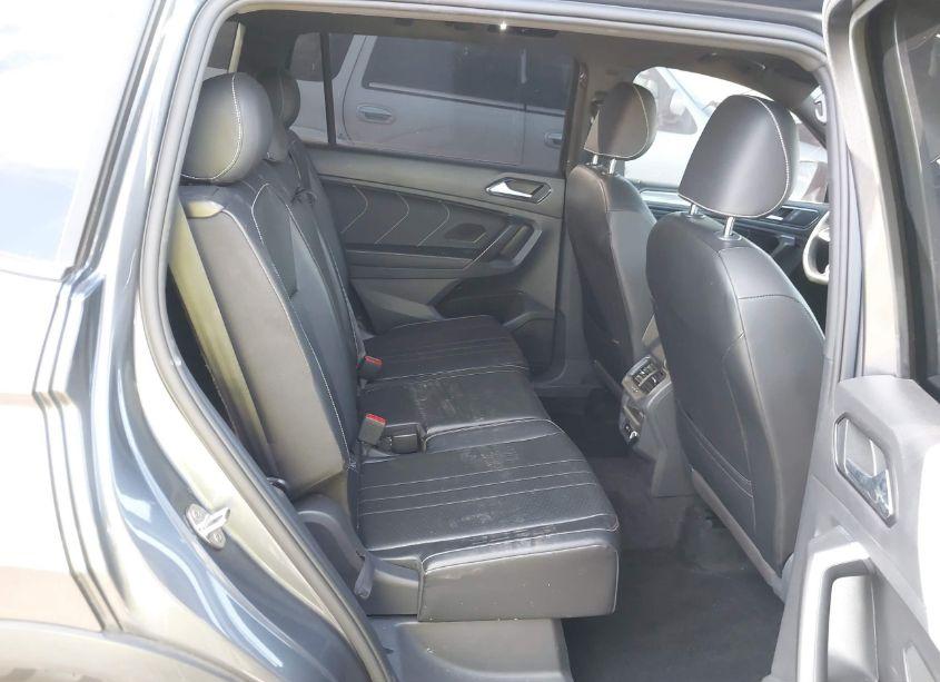 Photo 8 of 2022 Volkswagen Tiguan 2.0T SE R-LINE BLACK (VIN 3VVCB7AX1NM104434)