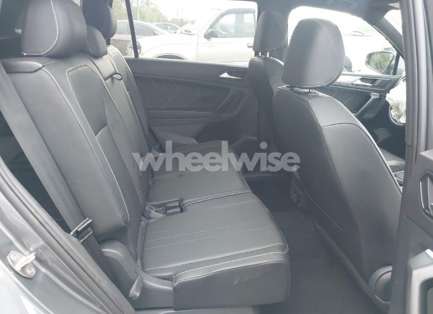 Photo 8 of 2023 Volkswagen Tiguan 2.0T SE R-LINE BLACK (VIN 3VVCB7AX1PM099075)